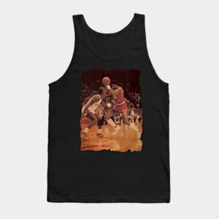 Young Michael Jordan vs Julius Erving Vintage Tank Top